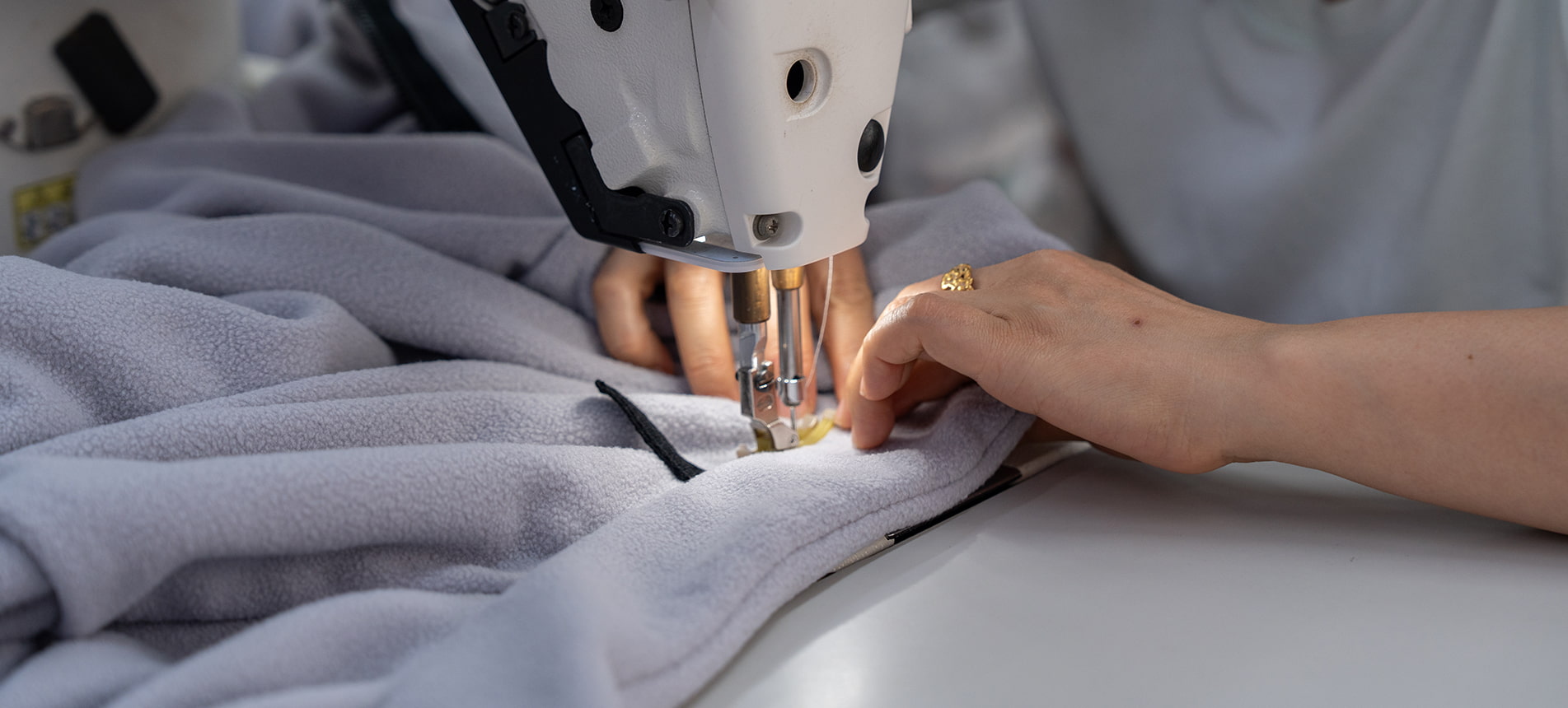 Oltre 10 anni di esperienza come fornitore di abbigliamento personalizzato